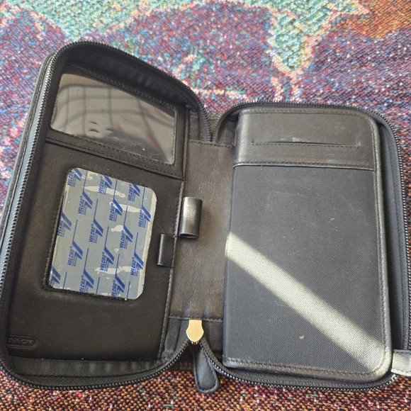 Vintage Coach Black Leather Zip Around Travel Organizer Wallet Passport Holder - Picture 5 of 6